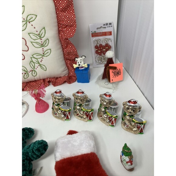 Mixed Lot of Christmas Items Candles Napkin Rings Jewelry Pillow Ornaments Bear - Picture 4 of 16